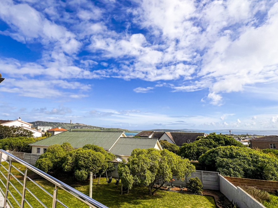 5 Bedroom Property for Sale in Myburgh Park Western Cape